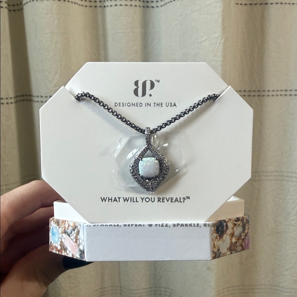 Elegant Silver Necklace with Opal Pendant